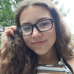 Meet your Posher, Carli